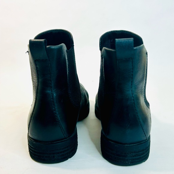 Born Cove Black Leather Chelsea Boots size 7, Full Grain Waterproof Leather - Picture 9 of 10
